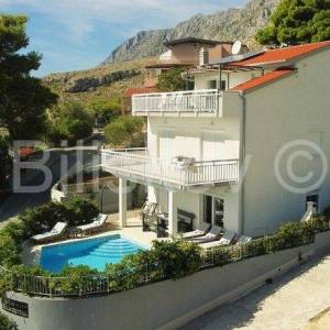 Medići, vila s bazenom i pogledom na more