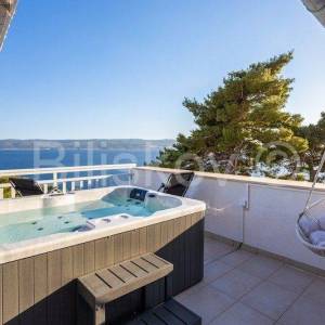 Medići, vila s bazenom i pogledom na more
