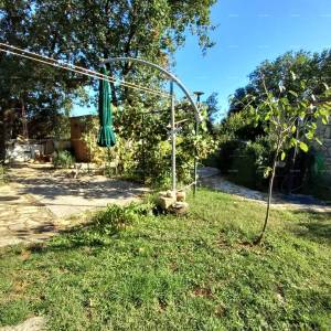 MEDULIN – AUTENTIČNA ISTARSKA KUĆA (KAŽUN) SA VRTOM, 600 M OD MORA