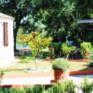 MEDULIN – AUTENTIČNA ISTARSKA KUĆA (KAŽUN) SA VRTOM, 600 M OD MORA