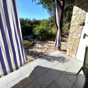 MEDULIN – AUTENTIČNA ISTARSKA KUĆA (KAŽUN) SA VRTOM, 600 M OD MORA