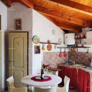 MEDULIN – AUTENTIČNA ISTARSKA KUĆA (KAŽUN) SA VRTOM, 600 M OD MORA