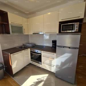 Medulin! Kuća sa 6 zasebnih stambenih jedinica!