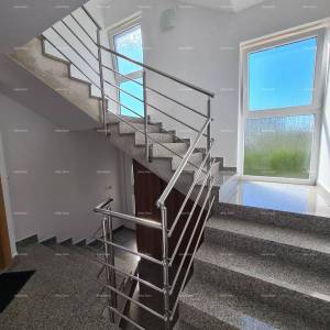 Medulin! Kuća sa 6 zasebnih stambenih jedinica!