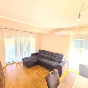 Medulin! Kuća sa 6 zasebnih stambenih jedinica!