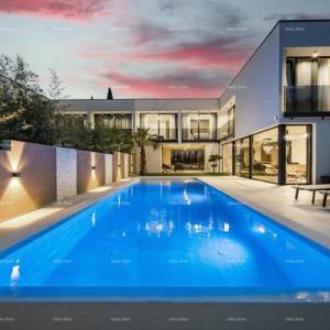 Medulin! Moderna vila.