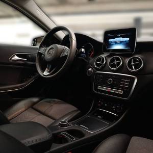 Mercedes-Benz GLA 200D
