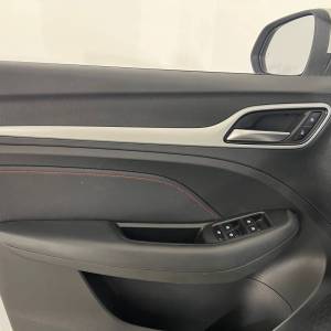 MG ZS LUXURY 1.0T AT 111 KS