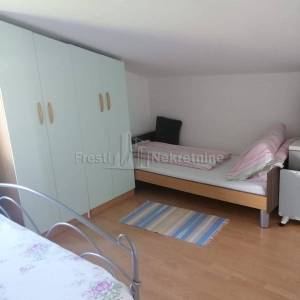 Moderan apartman s galerijom u Zatonu - Nin