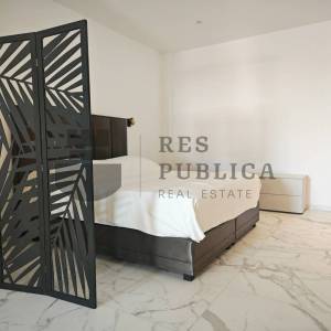 MODERAN APARTMAN S POGLEDOM NA MORE