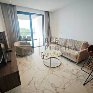 MODERAN APARTMAN S POGLEDOM NA MORE