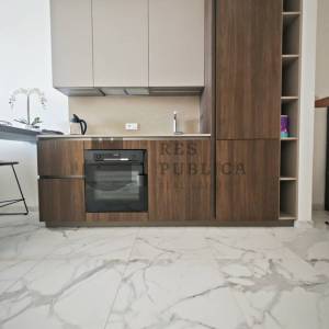 MODERAN APARTMAN S POGLEDOM NA MORE