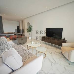 MODERAN APARTMAN S POGLEDOM NA MORE