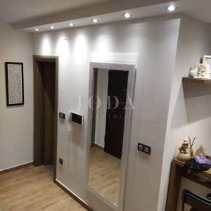 Moderan dvoetažni stan s dvjema terasama i otvorenim pogledom na Kvarner