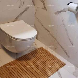 Moderan stan u prizemlju, Karigador, samo 350 m od mora!