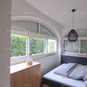 Moderan stan u prizemlju, Karigador, samo 350 m od mora!