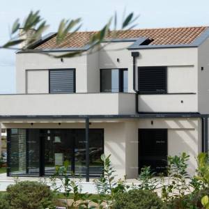 Moderna obiteljska kuća s bazenom, Krnica!