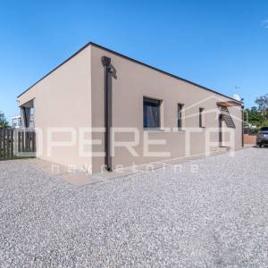 Moderna prizemnica s bazenom u okolici Svetog Lovreča