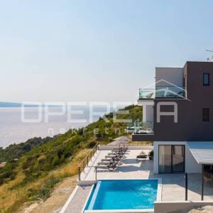 Moderna vila s otvorenim pogledom na more, povišena lokaciji uz Omiš