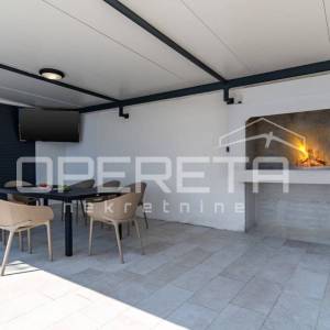 Moderna vila s otvorenim pogledom na more, povišena lokaciji uz Omiš