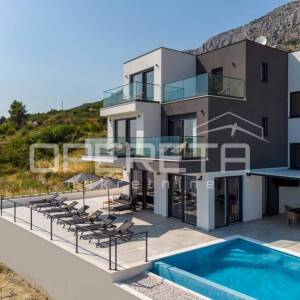 Moderna vila s otvorenim pogledom na more, povišena lokaciji uz Omiš