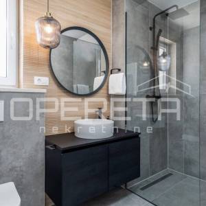 Moderna vila s otvorenim pogledom na more, povišena lokaciji uz Omiš