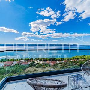 Moderna vila s otvorenim pogledom na more, povišena lokaciji uz Omiš