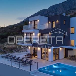 Moderna vila s otvorenim pogledom na more, povišena lokaciji uz Omiš