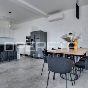 Moderna vila s otvorenim pogledom na more, povišena lokaciji uz Omiš