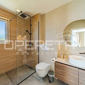 Moderna vila s otvorenim pogledom na more, povišena lokaciji uz Omiš