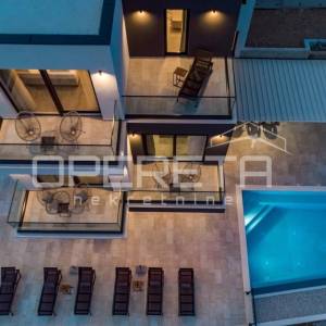 Moderna vila s otvorenim pogledom na more, povišena lokaciji uz Omiš