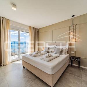 Moderna vila s otvorenim pogledom na more, povišena lokaciji uz Omiš