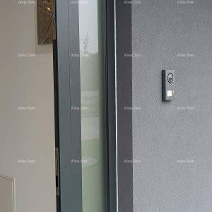 Moderna vila za odmor u zatvorenom kompleksu sa vilama na samoj obali mora.