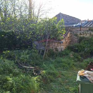 Na prodaju: Autentična kamena kuća s dvorištem – Vodnjan.