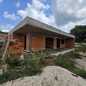 Na prodaju kuća u izgradnji – Muntić.