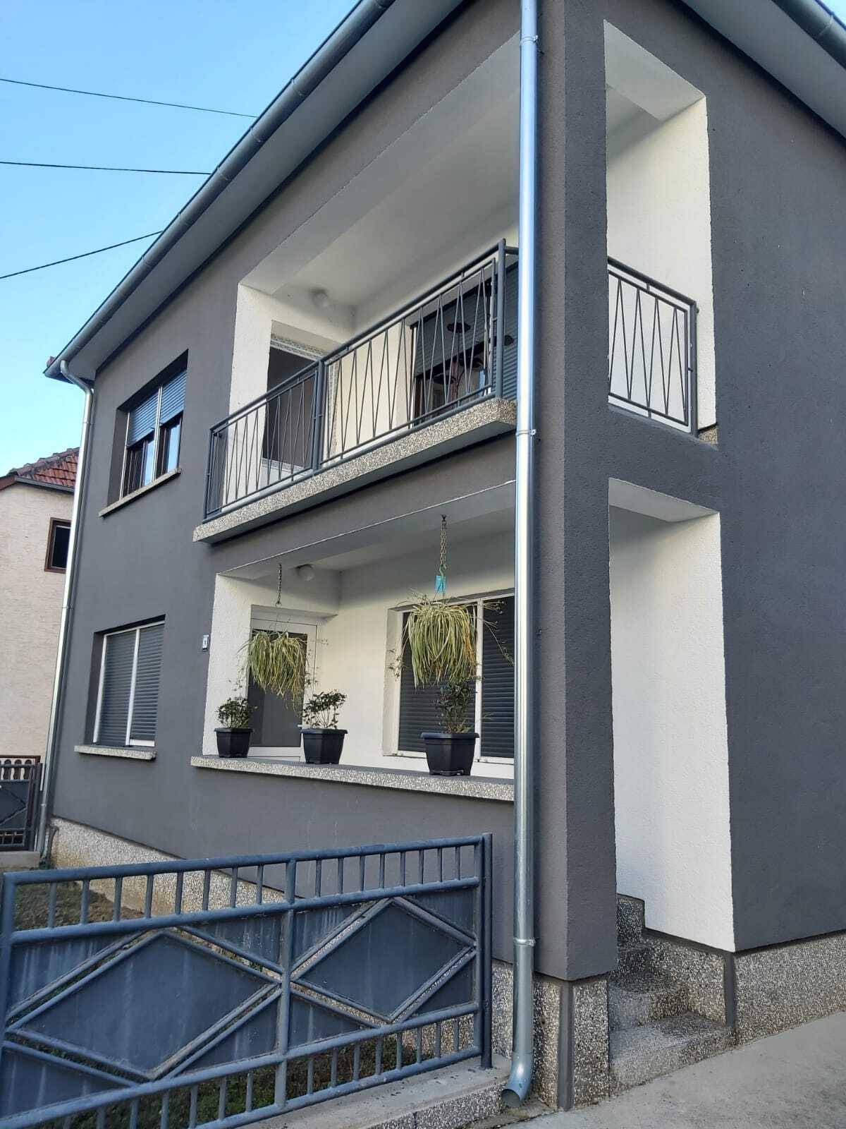 Najam 4-sobnog stana u kući