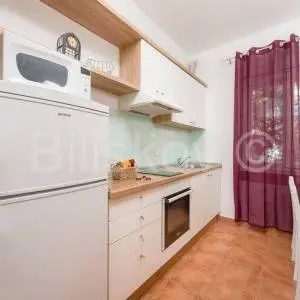 Najam do sezone Špinut Split 1 soba