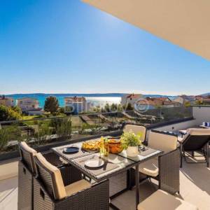 Najam Kaštel Kambelovac bazen lux 4 sobe