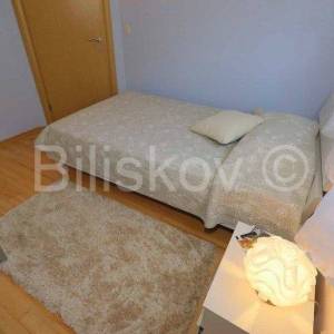 Najam, Meje, u potkrovlju urbane vile