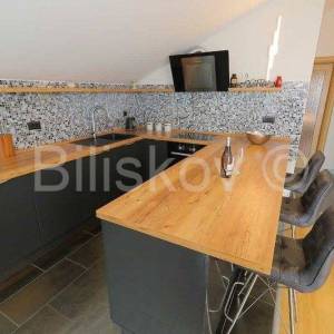 Najam, Meje, u potkrovlju urbane vile