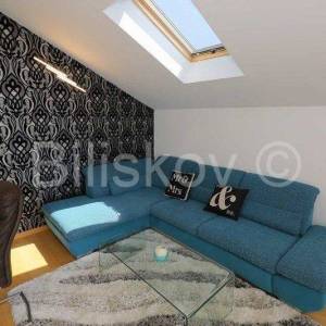 Najam, Meje, u potkrovlju urbane vile