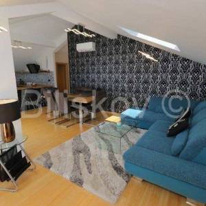 Najam, Meje, u potkrovlju urbane vile