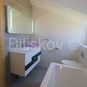 Najam, Meje, u potkrovlju urbane vile