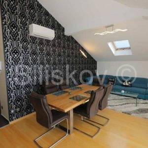 Najam, Meje, u potkrovlju urbane vile