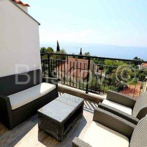 Najam, Meje, u potkrovlju urbane vile