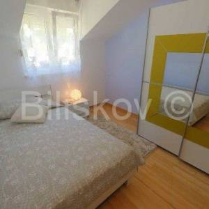 Najam, Meje, u potkrovlju urbane vile