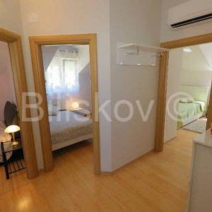 Najam, Meje, u potkrovlju urbane vile