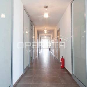 Najam modernog ureda u poslovnoj zgradi s parkingom – Blatine