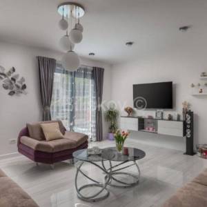 Najam Podstrana luksuzno bazen 4 sobe