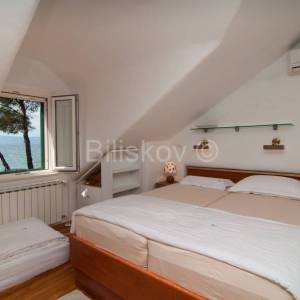 Najam, prekrasna kuća, Mirca, otok Brač, prvi red uz more